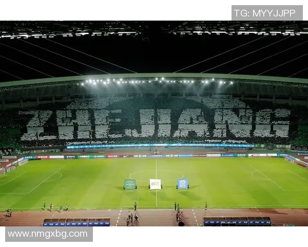 足球看台共鸣:探讨球迷文化与赛事氛围的深度融合与影响 足球看台共鸣:探讨球迷文化与赛事氛围的深度融合与影响